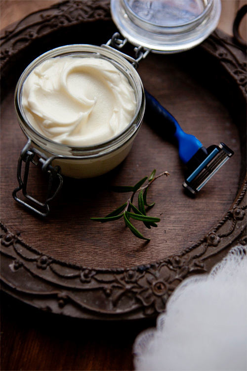 homemade-rosemary-mint-shaving-cream